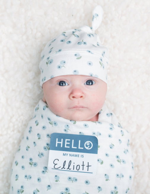 Hello World Blanket & Knotted Hat Set