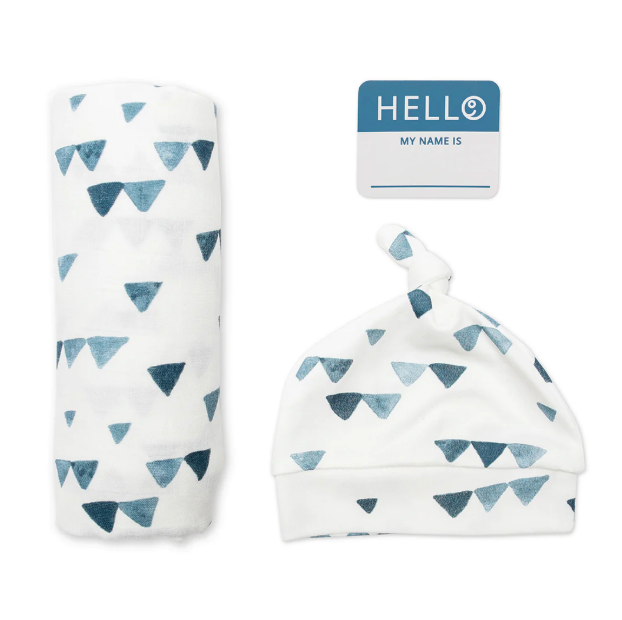 Hello World Blanket & Knotted Hat Set