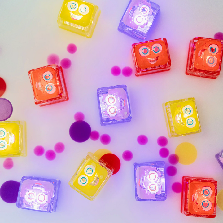 Light Up Cubes 4pk