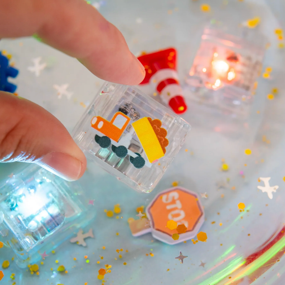 LIMITED EDITION / Light-Up Cubes - 6 pk