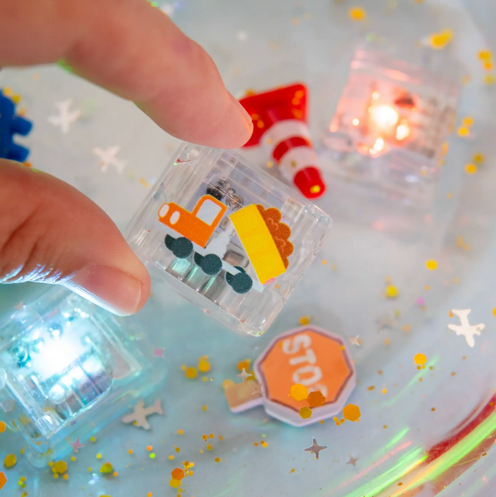 LIMITED EDITION / Light-Up Cubes - 6 pk