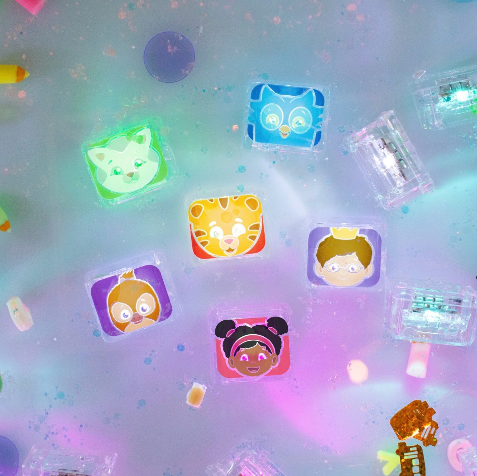 LIMITED EDITION / Light-Up Cubes - 6 pk
