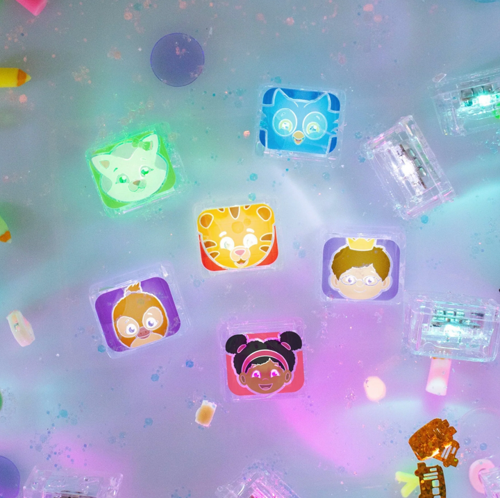 LIMITED EDITION / Light-Up Cubes - 6 pk
