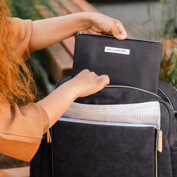 PPB - Boxy Backpack Deluxe - Similicuir à coutures torsadées en carbone
